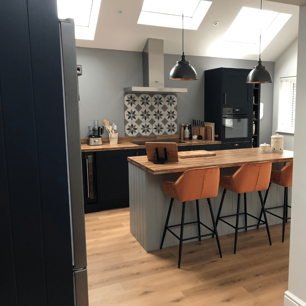 door architrave installation, painter and decorator worcester, skirting board fitters near me